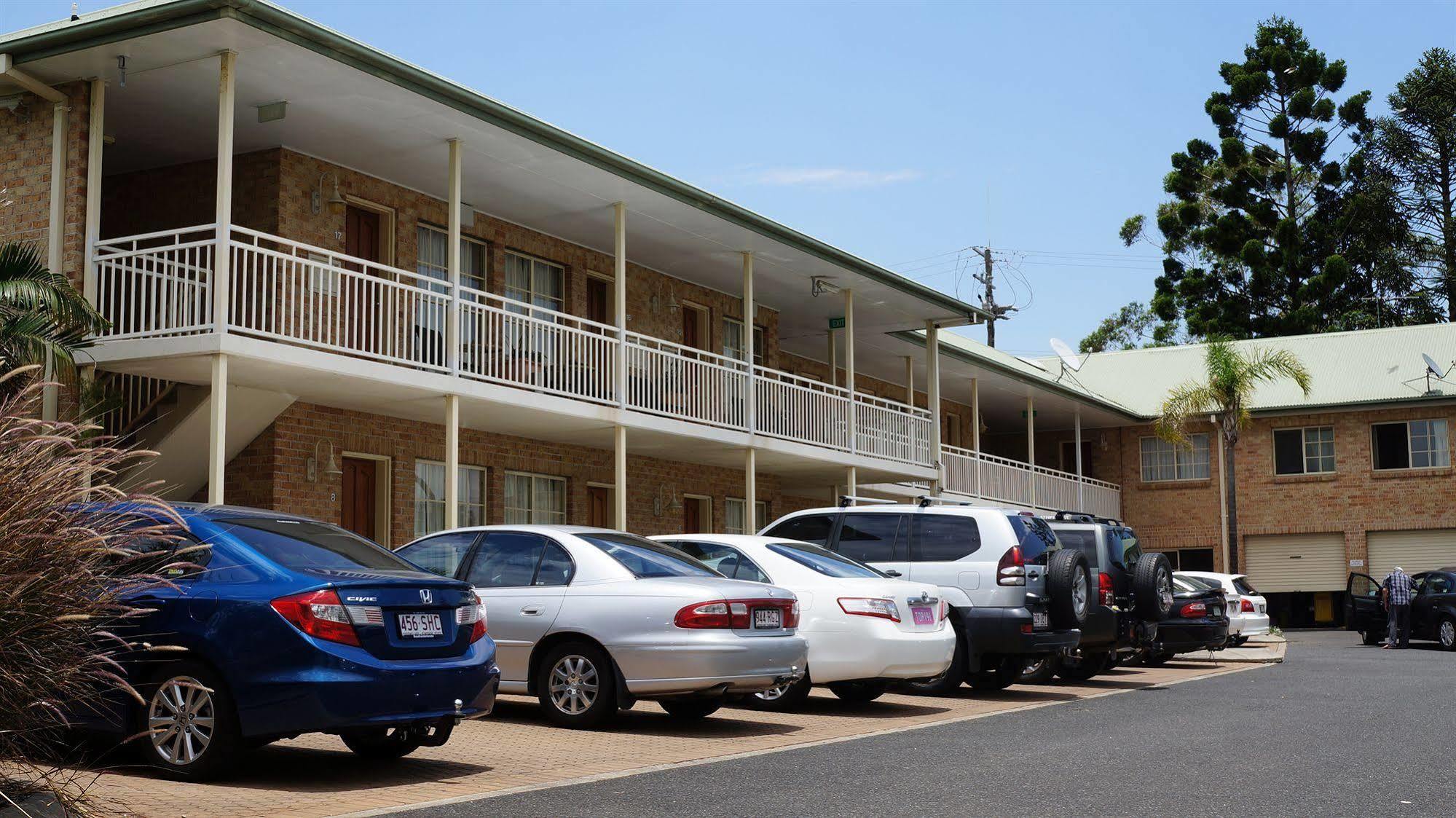 Coopers Colonial Motel 3*